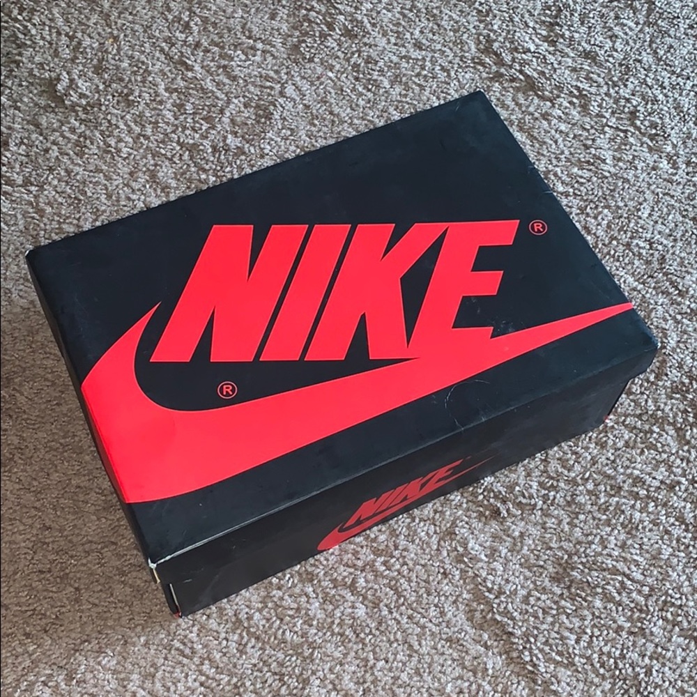 Jordan 1 box, packaged and other laces
